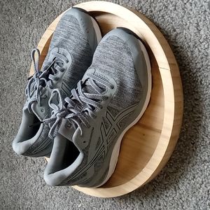 Asics gel cumulus womens size 6 gray